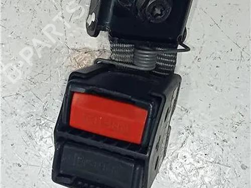 Used Seat buckle RENAULT CLIO II (BB_, CB_) 1.5 dCi (B/CB08) (82 hp) 23914354