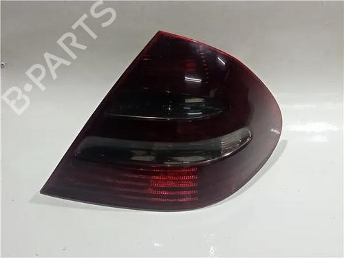 Used Right taillight MERCEDES-BENZ E-CLASS (W210) E 220 CDI (210.006) (136 hp) 23922642