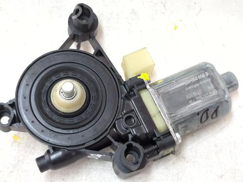 Right front window motor SEAT LEON ST (5F8) 1.6 TDI 4Drive | BP26542468E20 