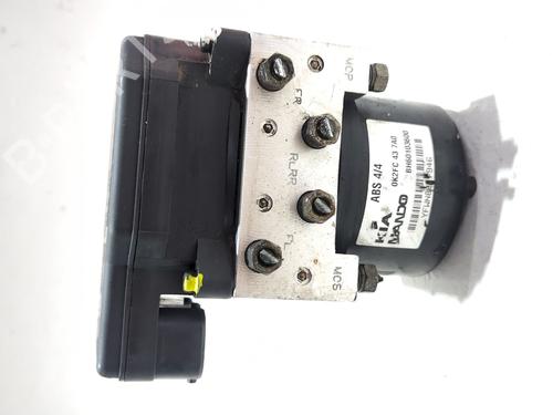 Used ABS pump KIA CARENS II MPV (FJ) 2.0 CRDi (113 hp) 26308181