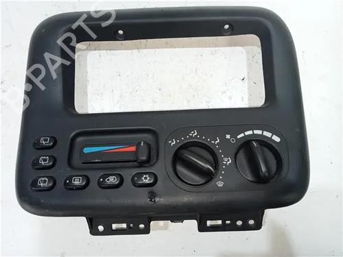 Used Climate control CHRYSLER VOYAGER / GRAND VOYAGER III (GS_, NS_) 2.5 TD (116 hp) 23933158