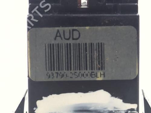 Warning switch HYUNDAI ix35 (LM, EL, ELH) 2.0 CRDi | BP39100762I22 - Image 7