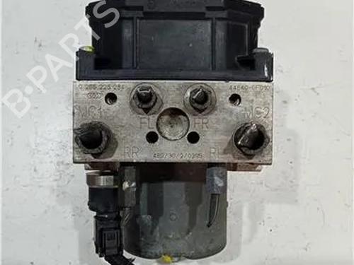 Used ABS pump TOYOTA COROLLA Verso (ZER_, ZZE12_, R1_) 1.8 (ZNR11_, ZNR11R) (129 hp) 23931602