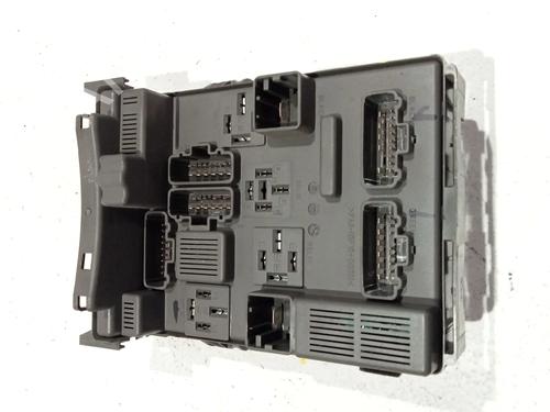 Used Fuse box RENAULT LAGUNA III (BT0/1) 2.0 dCi (BT01, BT08, BT09, BT0E, BT0K, BT12, BT1C, BT1D,... (150 hp) 29221601