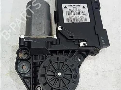 Rudehejsemotor bagstkærm højre AUDI A4 B6 (8E2) 1.9 TDI quattro (130 hp) 23912192