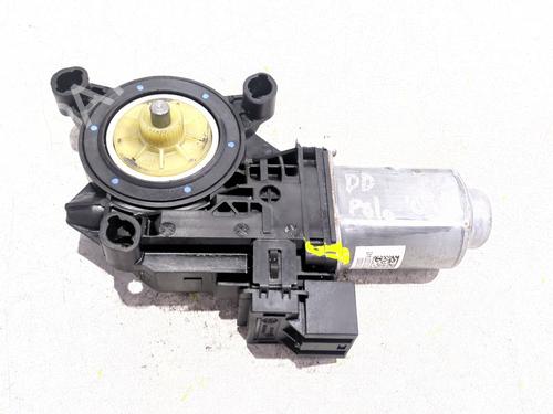 Portierruitmotor rechtsvoor VW POLO IV (9N_, 9A_) 1.4 TDI (75 hp) 31093007