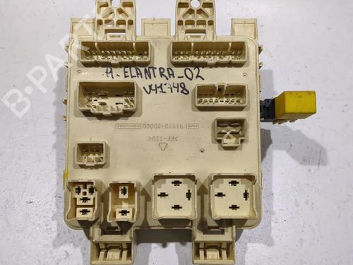 Used Fuse box HYUNDAI ELANTRA III Saloon (XD) 2.0 CRDi (113 hp) 24444501