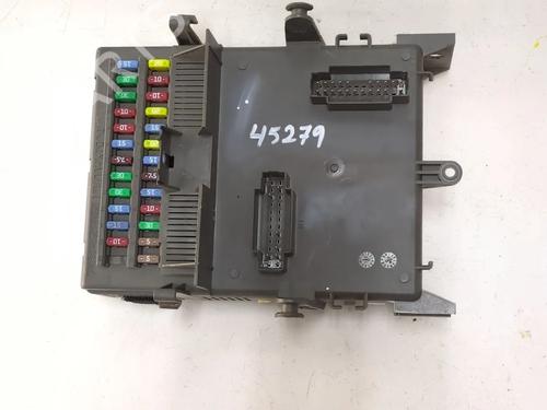 Used Fuse box RENAULT LAGUNA II Grandtour (KG0/1_) 1.9 dCi (KG0G) (120 hp) 25715874
