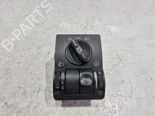 Used Headlight switch OPEL ASTRA H (A04) 1.9 CDTI (L48) (150 hp) 33161052