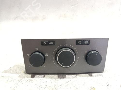 Used Climate control Climate control 39098707 39098707