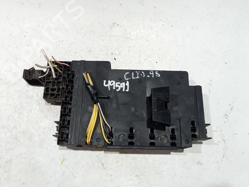 Used Fuse box RENAULT CLIO II (BB_, CB_) 1.9 D (B/CB0J) (65 hp) 27275372