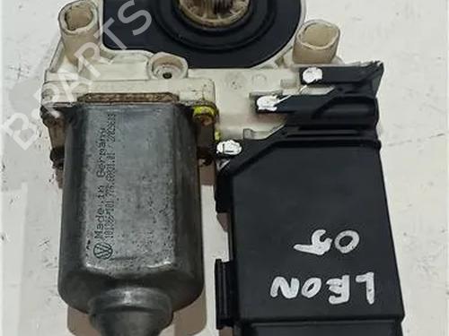 Used Right front window motor SEAT LEON (1P1) 2.0 TDI 16V (140 hp) 23913456
