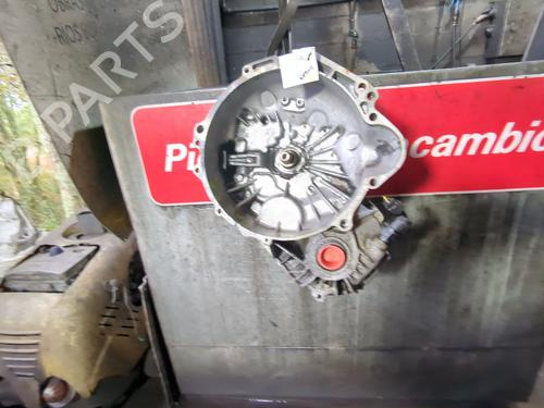 Used Gearbox HYUNDAI SONATA III (Y-3) 2.0 i (105 hp) 32426361