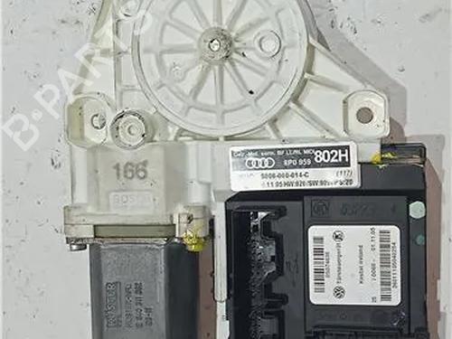 Rudehejsemotor forskærm højre AUDI A3 (8P1) 2.0 TDI 16V quattro (140 hp) 23918600