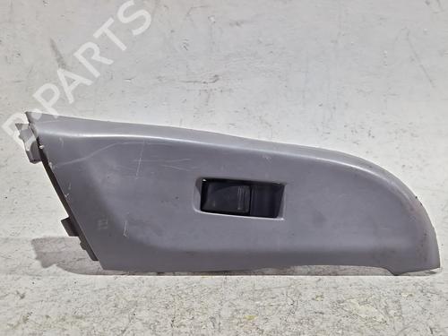 Used Right front window switch NISSAN ALMERA II (N16) 1.5 dCi (82 hp) 30368879