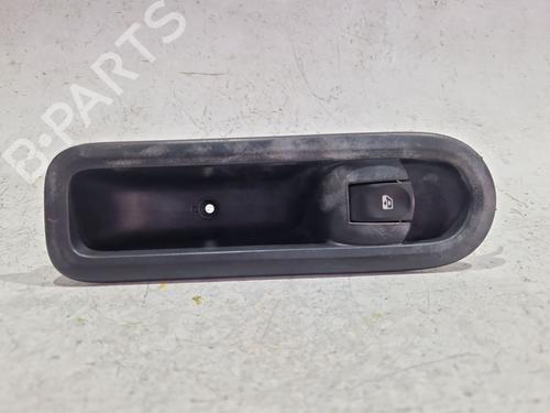 Used Right front window switch RENAULT CLIO III (BR0/1, CR0/1) 1.5 dCi (75 hp) 32656671