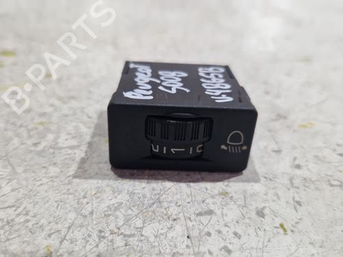 Used Headlight adjuster motor Headlight adjuster motor PEUGEOT 5008 (0U_, 0E_) 1.6 HDi (112 hp) 34125681 34125681