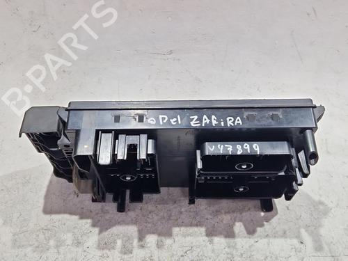 Fuse box OPEL ZAFIRA TOURER C VAN (P12) 2.0 CDTi (75) | BP30368722E1