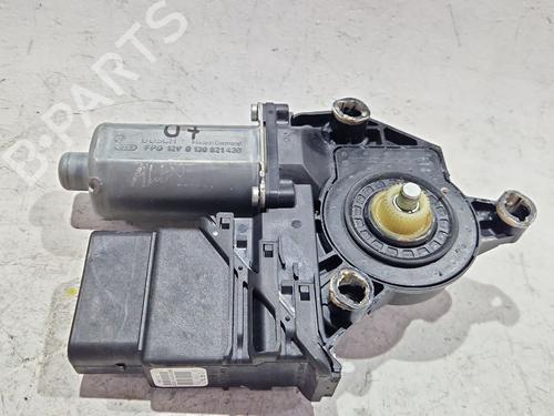 Vindusheismotor høyre bak VW GOLF PLUS V (5M1, 521) 1.6 FSI (115 hp) 30368647