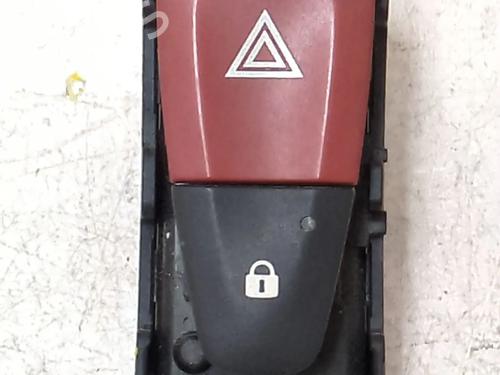 Used Warning switch RENAULT MEGANE III Hatchback (BZ0/1_, B3_) 1.5 dCi (86 hp) 26377855