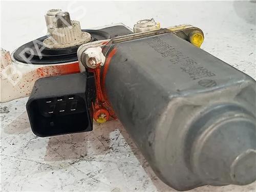 Left front window motor VW PASSAT B5.5 (3B3) 1.9 TDI | BP23911615E21
