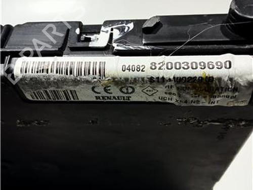Used Fuse box RENAULT MEGANE I Classic (LA0/1_) 1.9 dCi (LA05, LA1F) (102 hp) 23921164