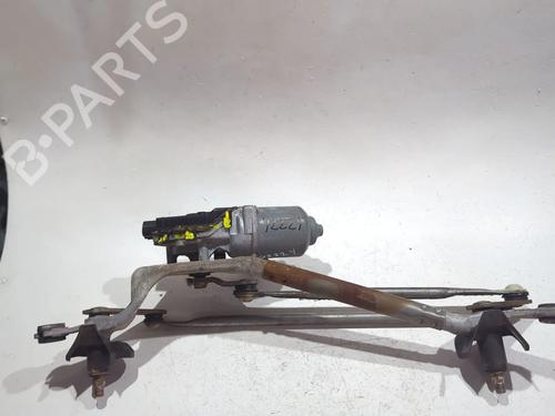 Used Front wiper motor TOYOTA YARIS (_P9_) 1.4 D-4D (NLP90_, NLP90R) (90 hp) 24977298