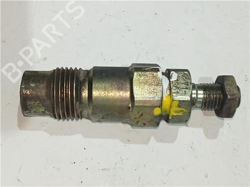 Used Injector NISSAN ALMERA I (N15) 2.0 D (75 hp) 23919077