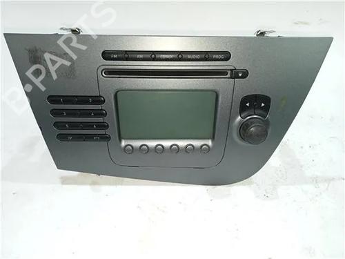 Used Radio SEAT LEON (1P1) 2.0 TDI 16V (140 hp) 23932036