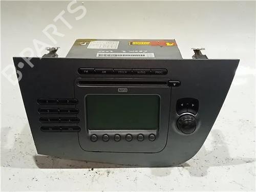 Used Radio SEAT LEON (1P1) 1.9 TDI (105 hp) 23922508