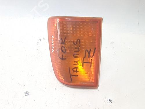 Clignotant avant gauche FORD TAUNUS III Turnier (GBNS) 1.6 (73 hp) 24873617
