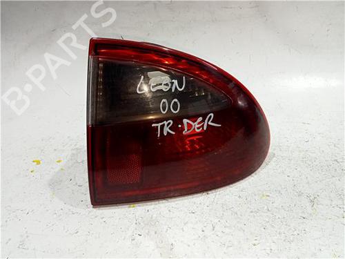 Used Right taillight SEAT LEON (1M1) 1.9 TDI (110 hp) 23917363
