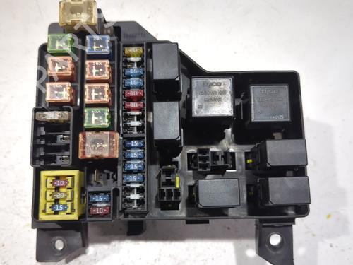 Used Fuse box VOLVO S40 I (644) 1.9 DI (115 hp) 23928657