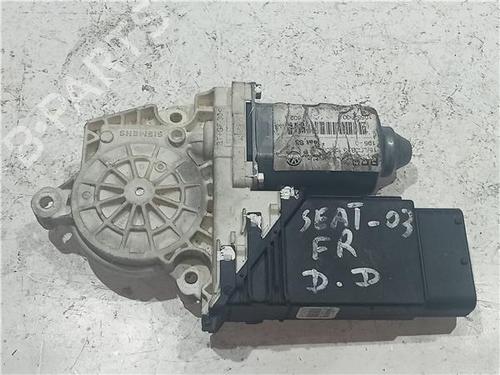 Rudehejsemotor forskærm højre SEAT LEON (1M1) 1.9 TDI (110 hp) 23911628