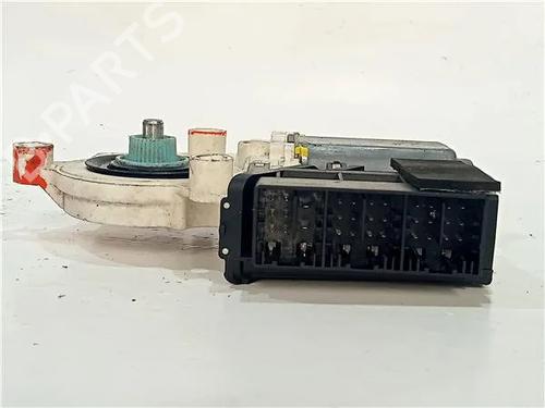 Used Left front window motor SEAT IBIZA III (6L1) 1.9 TDI (131 hp) 23911297