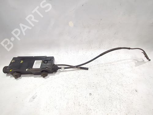 Used Electric handbrake RENAULT MEGANE IV Saloon 1.5 dCi 110 (110 hp) 32010290