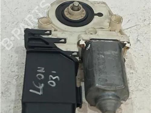 Rudehejsemotor forskærm venstre SEAT TOLEDO II (1M2) 1.9 TDI (110 hp) 23911954