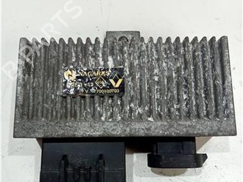 Module électronique RENAULT LAGUNA I (B56_, 556_) 2.0 (109 hp) 23909128