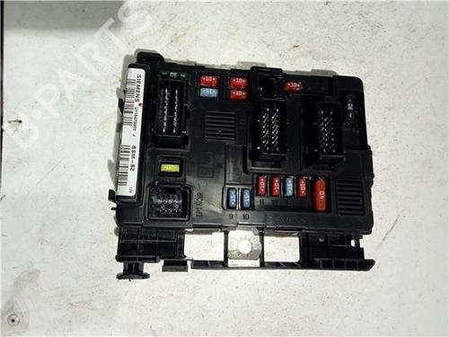 Used Fuse box Fuse box 39588243 39588243