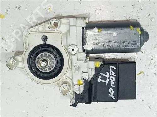 Rudehejsemotor bagstkærm venstre SEAT LEON (1M1) 1.9 TDI (110 hp) 23914629