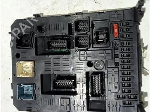 Fuse box PEUGEOT 308 I (4A_, 4C_) 1.6 HDi | BP23929432E1 