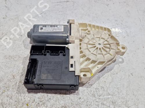 Used Left front window motor SEAT LEON (1P1) 1.9 TDI (105 hp) 30962295