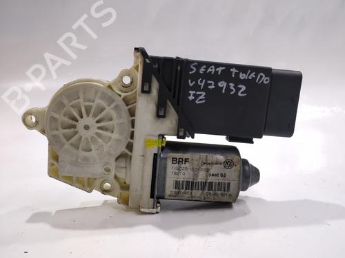 Rudehejsemotor forskærm venstre SEAT TOLEDO II (1M2) 1.9 TDI (110 hp) 30535889