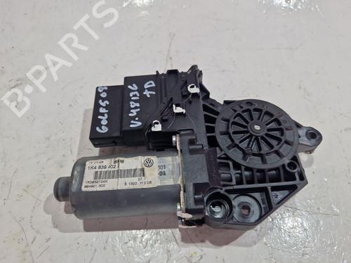 Used Right rear window motor Right rear window motor VW GOLF V (1K1) 1.9 TDI (105 hp) 34434692 34434692