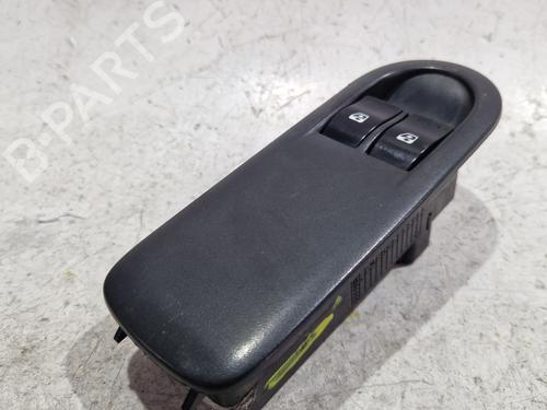 Used Left front window switch Left front window switch RENAULT MEGANE II Coupé-Cabriolet (EM0/1_) 1.6 (113 hp) 33161102 33161102