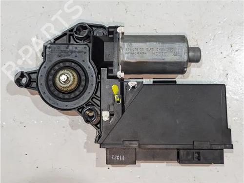 Vindusheismotor venstre foran AUDI A4 B7 (8EC) 2.0 TDI 16V (140 hp) 23924351