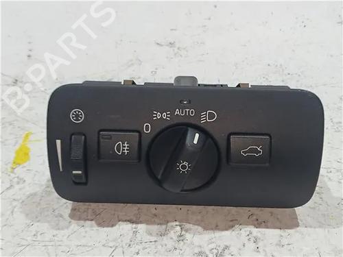 Used Switch VOLVO V40 Hatchback (525) D2 (120 hp) 23913636