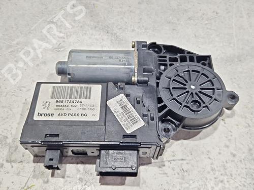 Right front window motor PEUGEOT 307 CC (3B) 2.0 HDi 135 | BP29876616E20