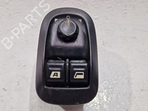 Używane Przełącznik szyby przedniej lewej PEUGEOT 206 Hatchback (2A/C) 1.9 D (69 hp) 30655581