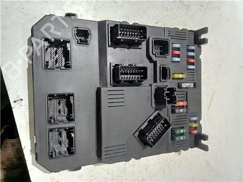 Boîte à Fusibles CITROËN XSARA (N1) 1.9 TD (90 hp) 24968259